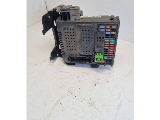   Pojistková skříňka 30765646, 28043321   Volvo S60 2006