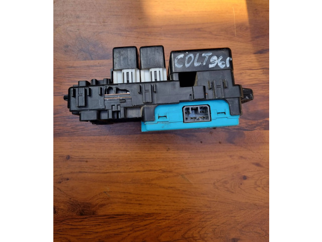 Блок предохранителей  MR228760, 2323006072   Mitsubishi Colt    