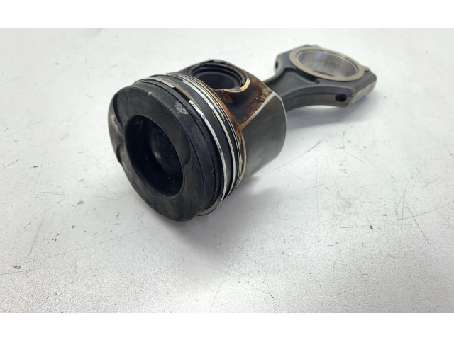 Píst A6510300117, 140240009625   Mercedes-Benz E W212    651.924 