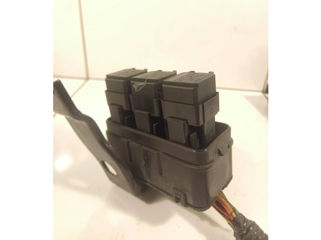   Pojistková skříňka 64200049   Nissan Qashqai 2008