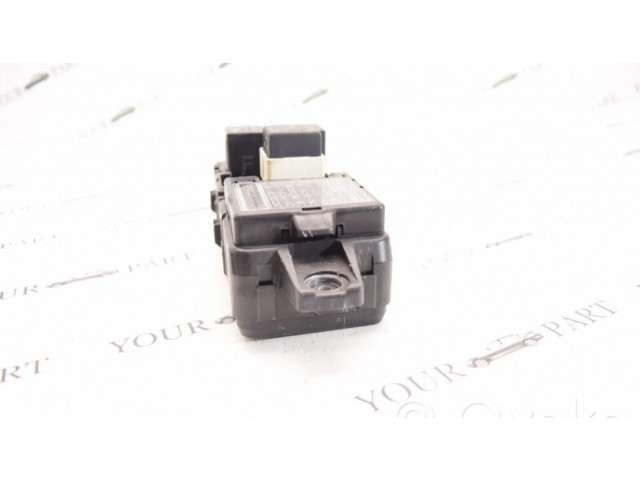   Pojistková skříňka 30889989   Volvo S40, V40 2001