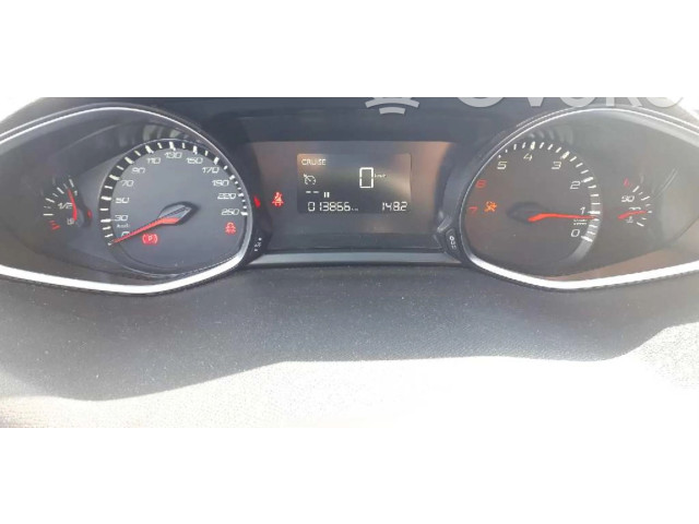 Přístrojová deska  Peugeot 308 SW  2019 9822776780  