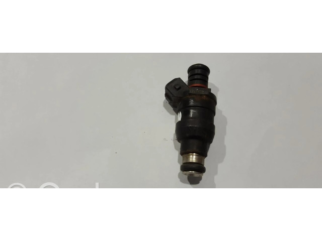 Vstřikovač 1747406   BMW 7 E38  pro benzínový motor 4.0  