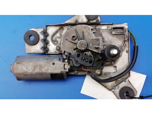 Моторчик заднего дворника 0390206817    Mitsubishi Carisma