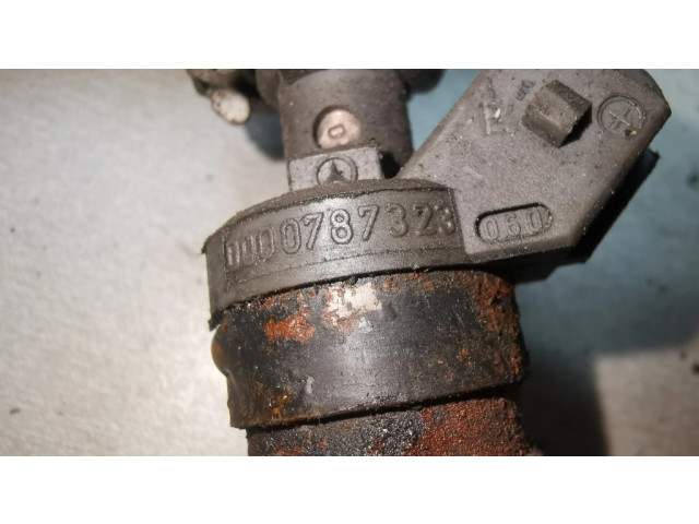 Vstřikovač A1040701395, 0000787323   Mercedes-Benz C W202  pro benzínový motor 2.2  