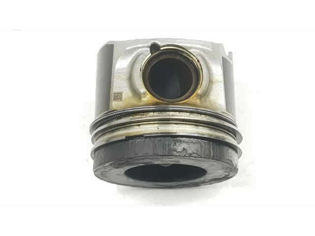 Píst 11257812585   BMW 5 F10 F11   3.0 N57D30A 