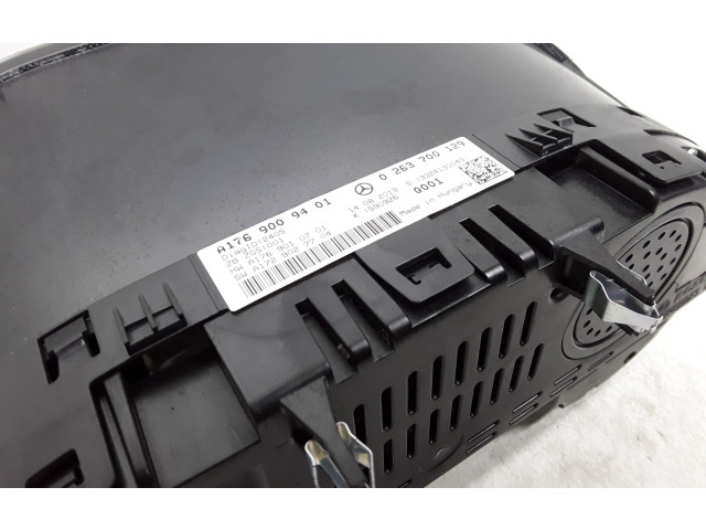 Přístrojová deska  Mercedes-Benz A W176 2013 A1769009401, 0263700129  