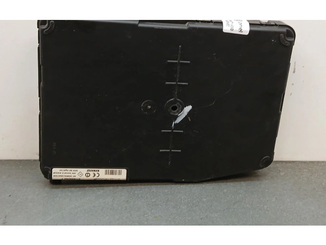 Pojistková skříňka Řídící jednotka BSM 8200412548   Renault Scenic RX 2006