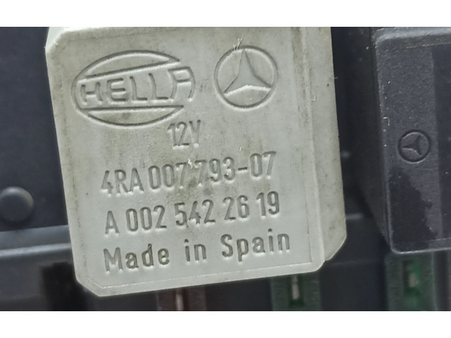   Pojistková skříňka 2035450701, 5DK00797420   Mercedes-Benz C W203 2001