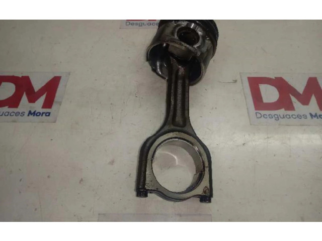 Píst 2H0242602425   Peugeot 208     