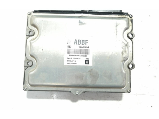 Pojistková skříňka Блок управления двигателем ECU 55588354   Opel Astra J 2013
