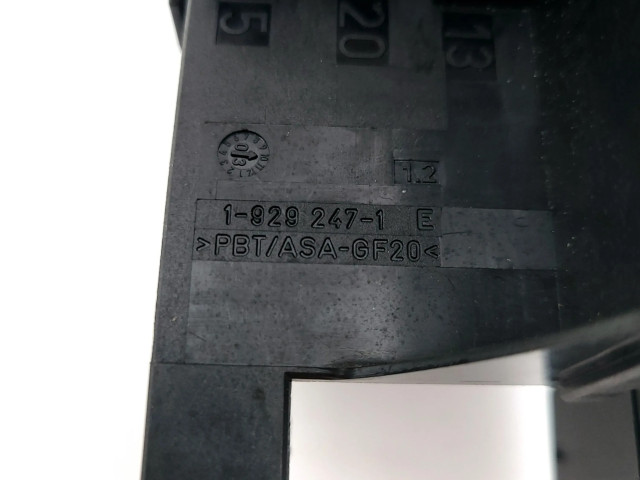   Pojistková skříňka A2035452401, 5DK00848641   Mercedes-Benz C W203 2003