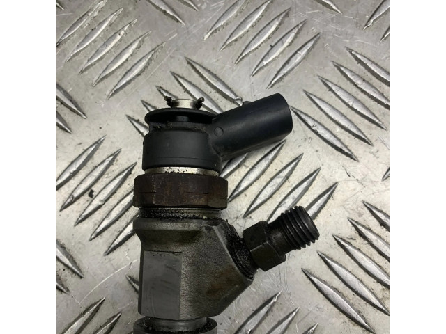 Vstřikovač 7794435   BMW 3 E90 E91  pro naftový motor 2.0  