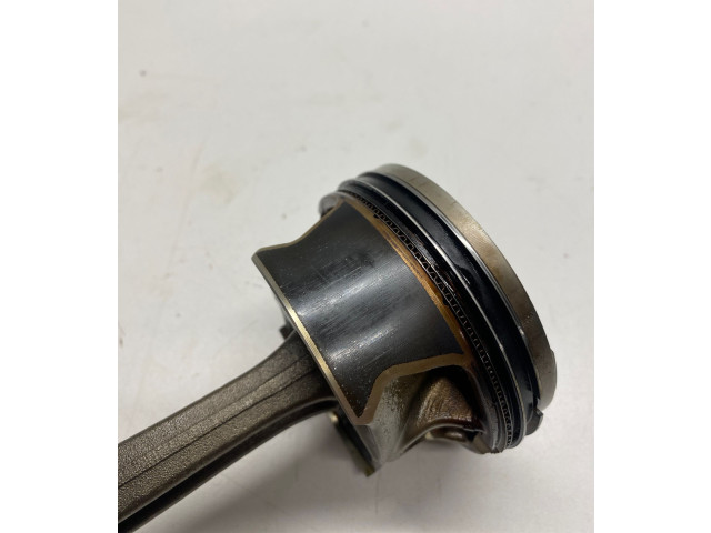 Píst 06M099C, CWG   Audi S5 F5    CWG 