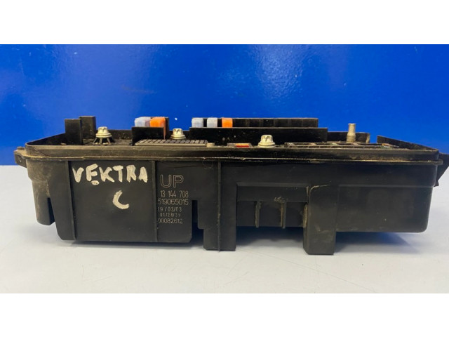 Блок предохранителей 13144708, 519065015   Opel Vectra C    