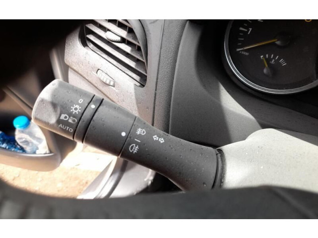 Ручка стеклоочистителей 255670040R   Renault Fluence