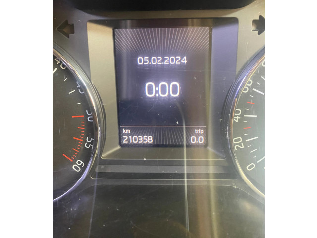 Přístrojová deska  Skoda Octavia Mk3 (5E) 2015 5E0920870D, 1355021863  