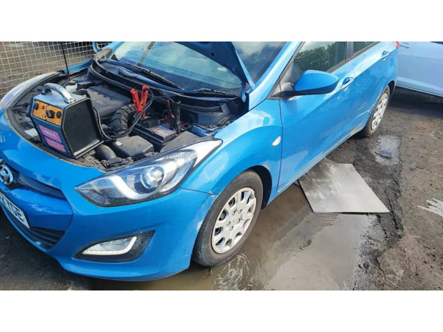 Zámek zadních dveří 81230A6000   Hyundai i30 2013