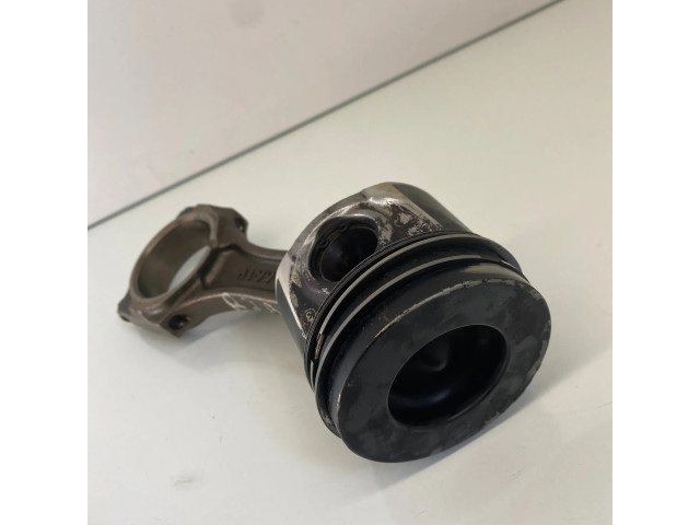 Píst R2AA   Mazda 6  pro naftový motor 2.2 R2AA 