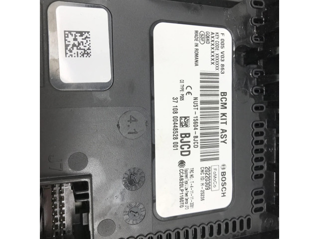 Блок предохранителей NU5T15604BJCD, F005V03863   Ford Focus    