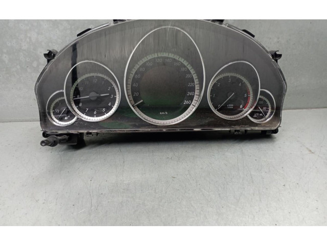 Přístrojová deska  Mercedes-Benz CLK C207 A207 2010 A2129004504, 132.257KMMARCADOS  