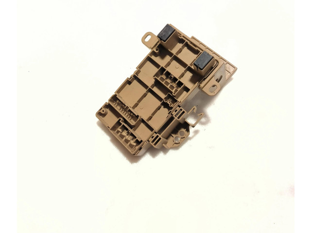Блок предохранителей 82201FJ211, 812157   Subaru Forester SJ    