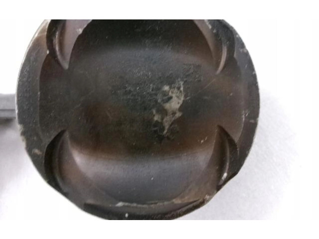 Píst 9807260380   Peugeot 208     