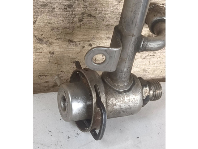 Vstřikovací lišta 078133681n   Audi A6 S6 C4 4A     