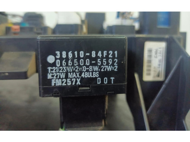  Pojistková skříňka 3861084F21   Suzuk Grand Vitara I 