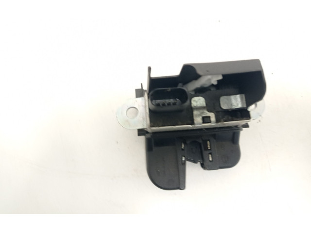 Замок багажника 6R0827505F    Volkswagen Polo V 6R 2009 - 2017 года