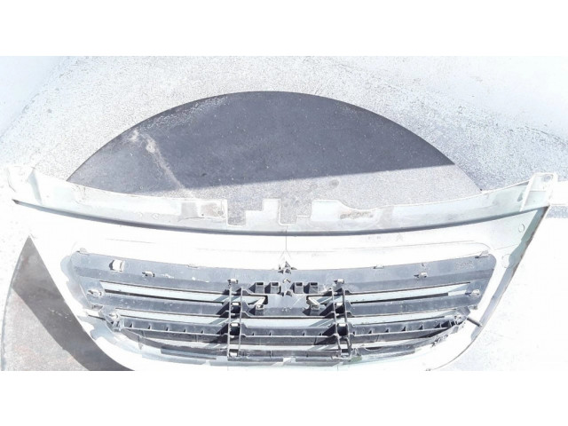 Передняя решётка Citroen C3 2002-2004 года 9647156577      