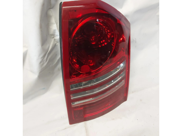 Задний фонарь правый 04805852AC    Chrysler 300 - 300C   2005-2010 года