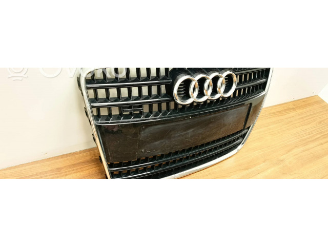 Верхняя решётка Audi Q7 4L 2005-2015 года 4L0853651      