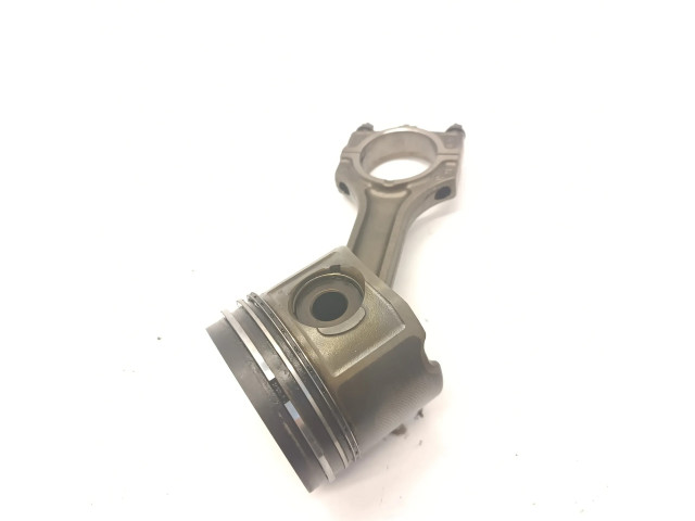 Píst    BMW 3 E46  pro naftový motor 2.0 m47 