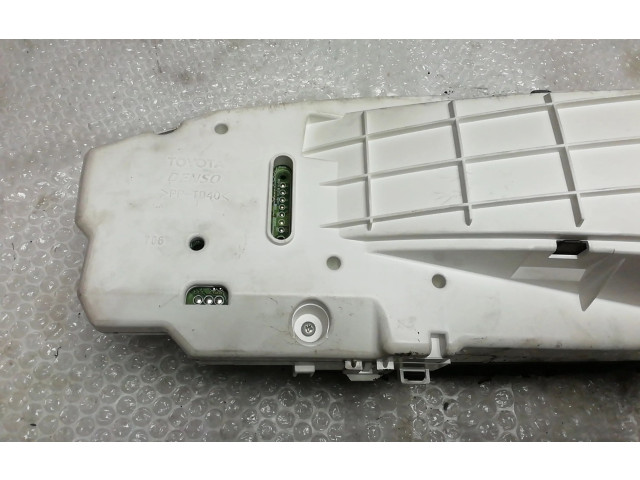 Přístrojová deska  Toyota Yaris 2008 838000D690D  