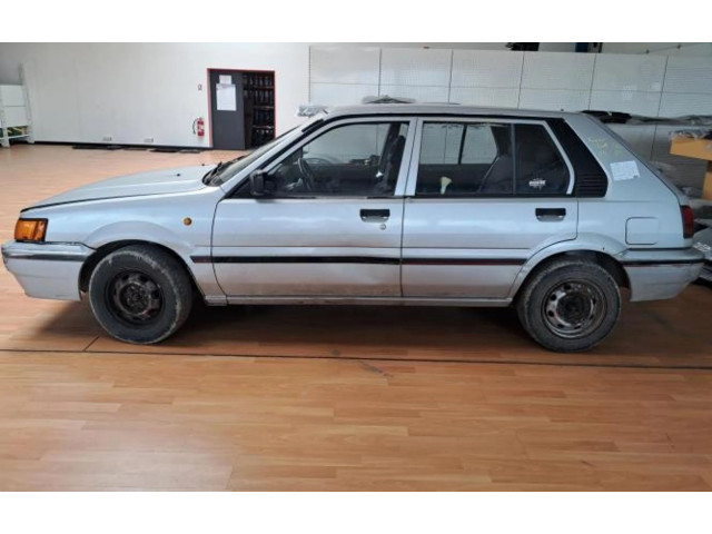 Zpětné zrcátko  Nissan Sunny 1990    