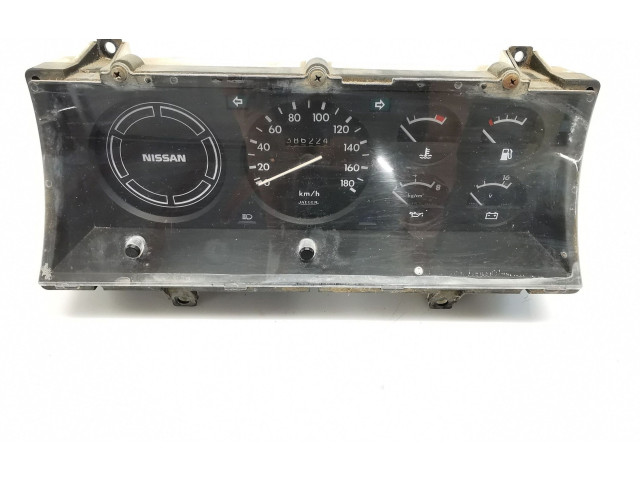 Přístrojová deska  Nissan Patrol 260 1989 19414509  