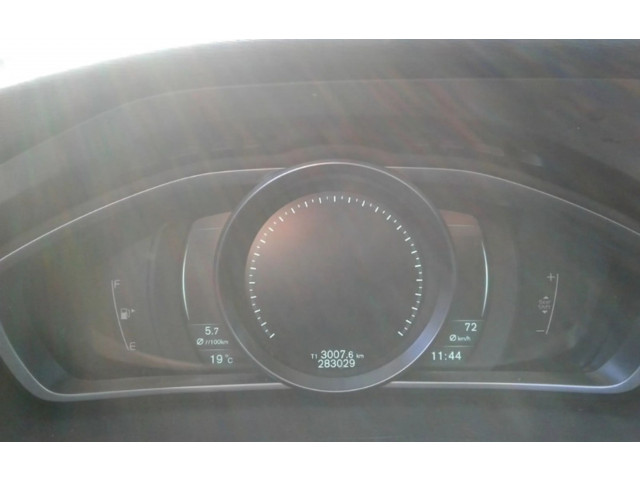 Панель приборов 31412271, 31412271   Volvo V40       