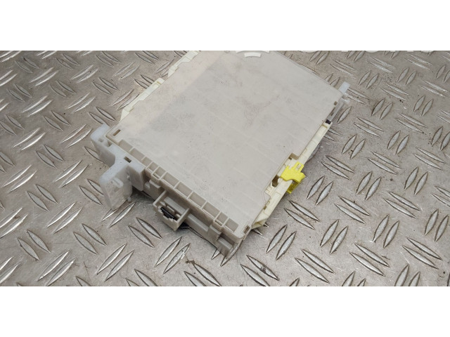  Pojistková skříňka 892210D470, 8273052K40   Toyota Yaris 2016
