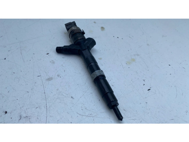 Vstřikovač 2367030030   Toyota Hiace (H200)  pro naftový motor 2.5  