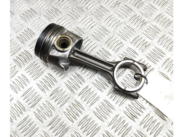 Píst 04L107065A, 04L105401A   Skoda Octavia Mk3 (5E)     