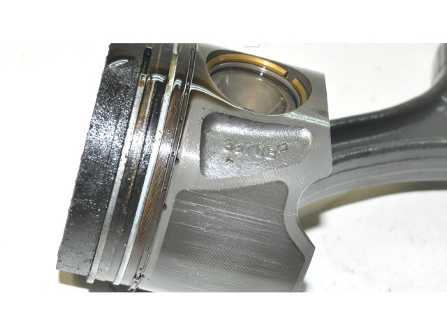Píst 6423882   Mercedes-Benz S C217    OM 642.861 