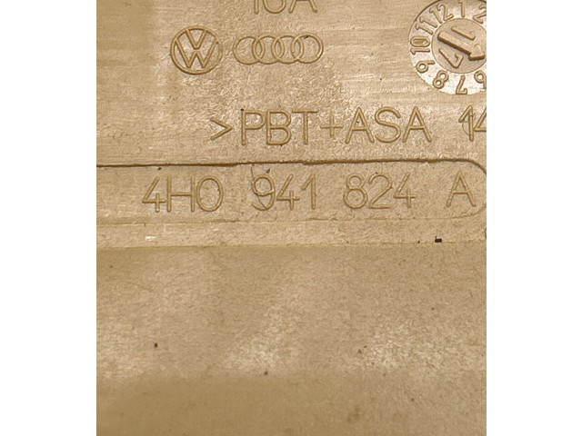   Pojistková skříňka 4H0941824A   Audi Q7 4M 2017