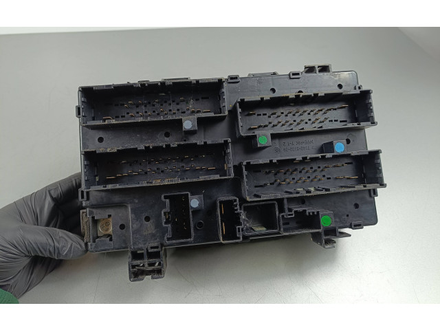 Блок предохранителей  P68243257AB, 16238CF15176N   Dodge VAN RAM    