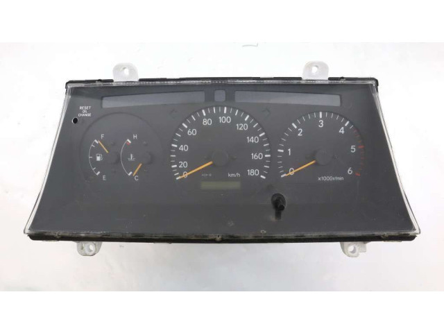 Панель приборов 83821-26880, 83861-26881   Toyota Hiace (H100)       