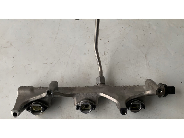 Vstřikovací lišta 7639975   BMW 2 F45     