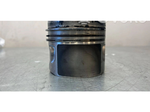  Поршень  038107065CJ, 038107065EM  Volkswagen Golf IV  
