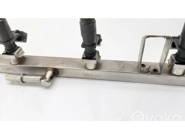 Vstřikovač 7542070   BMW 3 E90 E91  pro benzínový motor 3.0  