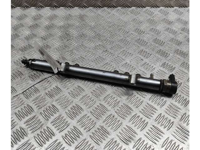 Vstřikovací lišta 30777759, 0445215025   Volvo V60    D 5204 T2 