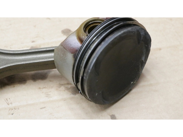 Píst R079M, R079M   Audi RS6    CWUB 